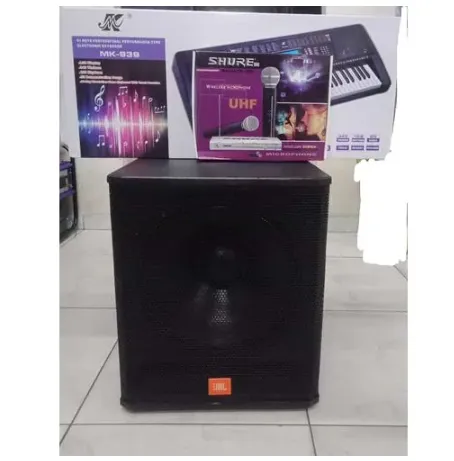 Jbl 18" Base Speaker , Mk - 930 Keyboard And Uhf Microphone