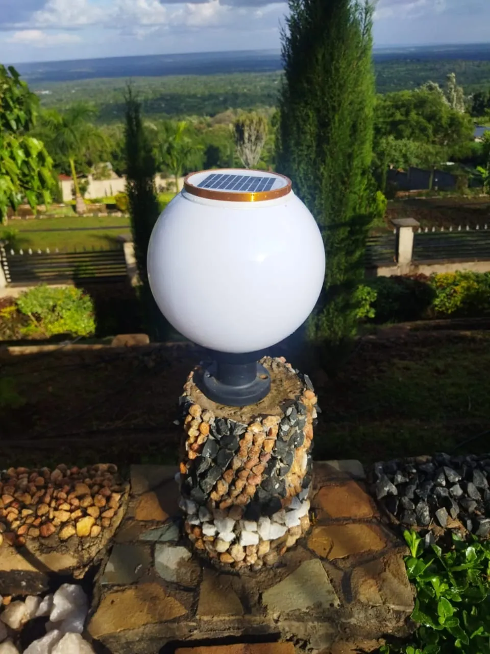 Solar LED Gate and Garden Light