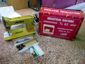 Commercial Industrial Sewing Machine   JUKI TL 82