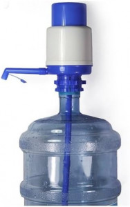 Manual water dispenser pump