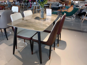 4-Seater Dining Table Set – Modern Wooden Dining Table with Chairs